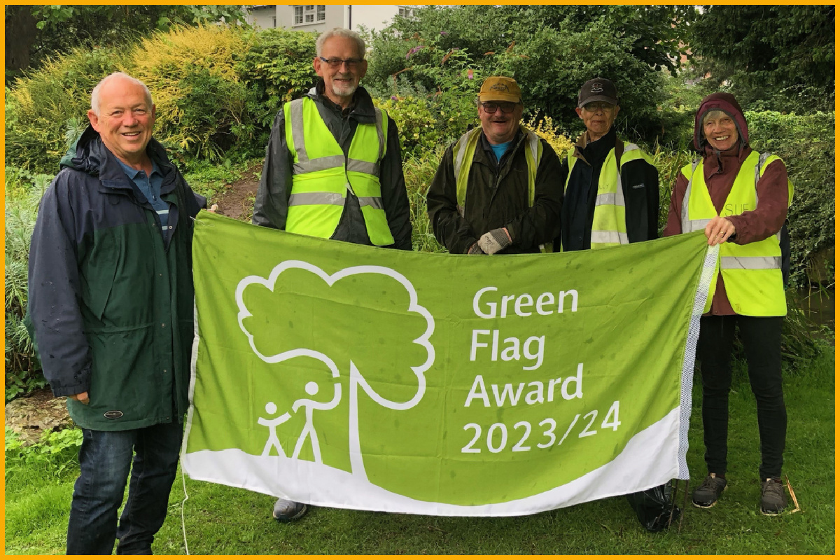 Cllr Iain Dobie and members of the Friends of Sandford Park